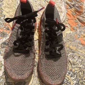 Nike Air Vapormax size 6.5 very nice barely worn